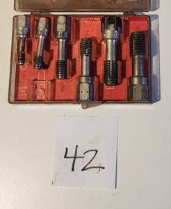 LOT OF BOLT EXTRACTORS