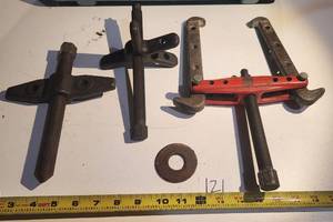 NICE LOT OF AUTOMOTIVE PULLERS