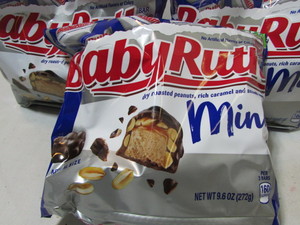 lot 45 image: Baby Ruth Minis