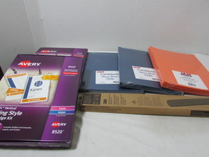 lot 123 image: Office Items