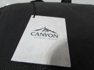lot 150 image: Hanging Travel Kits