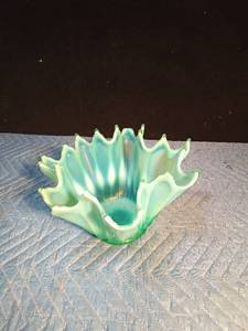 lot 34 image: Uranium Fenton glass dish