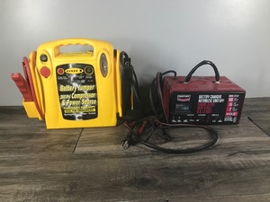 lot 251 image: 2 - Battery Chargers