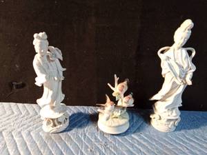 lot 101 image: 2 oriental lades and wind up musical birds