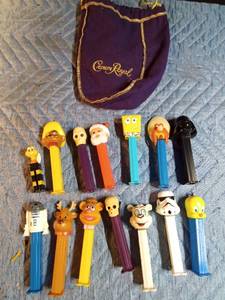 lot 78 image: Lot of Pez candy holders