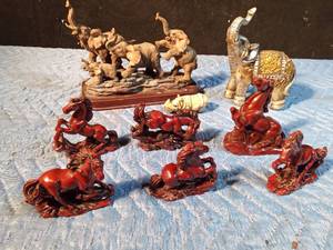 lot 69 image: Horses, ceramic elephants and a rhinoceros