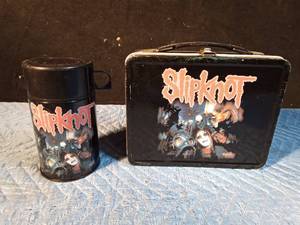 lot 72 image: Slipknot lunch box with thermos