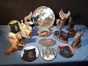 lot 67 image: Ceramic wildlife statues and plates