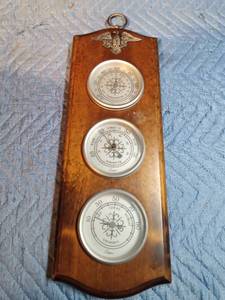 lot 58 image: Solid wood weather station