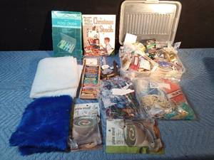 lot 51 image: Lot of craft items
