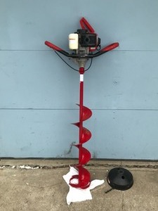lot 268 image: Eskimo Viper 8 Quick Start Gas Powered Ice Auger