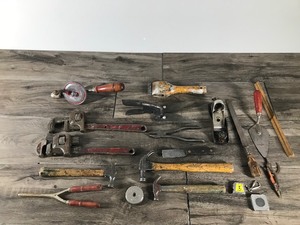lot 283 image: Lot of Vintage Tools