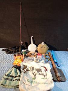 lot 115 image: Hunting, fishing and military items