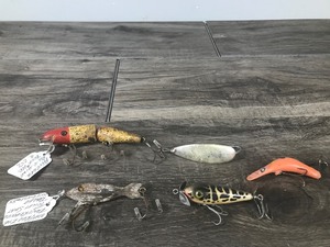 lot 319 image: Lot of 5 Collectible Fishing Lures