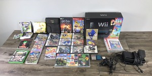 lot 331 image: Lot of Video Games and More - See description for list