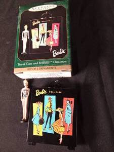 lot 143 image: 1998 Hallmark Travel Case and barbie ornament - 2pc set