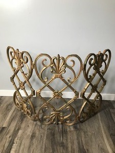 lot 352 image: Solid Metal Fireplace Screen