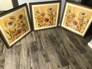 lot 353 image: 3 - Framed Pictures with Flowers on Them