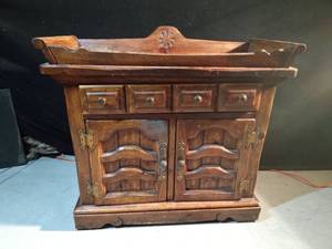 lot 13 image: Vintage wash stand on wheels