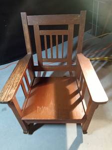 lot 17 image: Vintage Mission solid wood Rocking chair