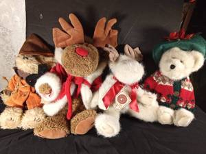 lot 147 image: Boyd Mooses and Bears