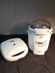 lot 209 image: Bread maker and a Grill-N-Cook
