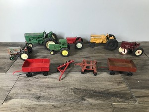 lot 407 image: Lot of Collectible Toy Tractors & Equipment