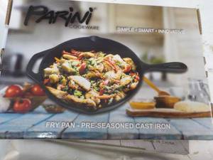 lot 8 image: Parini Preseasoned Cast Iron Fry Pa...