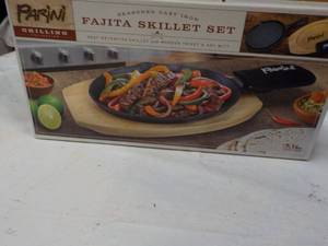 lot 30 image: Parini Fajita Skillet Set...