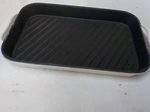 lot 67 image: 13 x 8 x 1 12 Cast Iron Bacon Dis...