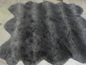 lot 139 image: Faux Fur Rug 62 x 70...