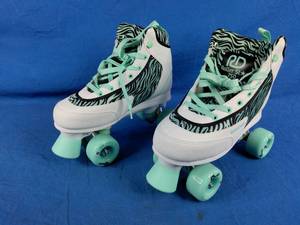 New Roller Star 750 Womens Hightop Roller Skates, Size 8 Sea Foam