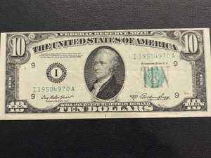 lot 28 image: 1950 A Green Seal $10 Dollar Federal Reserve Note