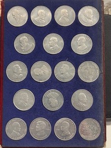 lot 57 image: President Token Set
