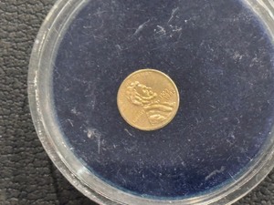 lot 68 image: 14K Gold Miniature Penny