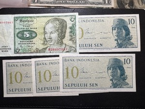 Foreign Currency Uncirculated and Consecutive Numbered Indonesia Bills