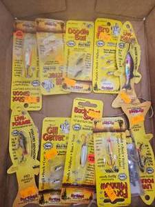 lot 7 image: Ice Fishing Lures-NEW