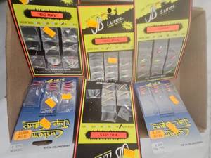 lot 20 image: Fishing Lures-NEW