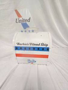 lot 4 image: Vintage Barbie United PlaneStewardess Set
