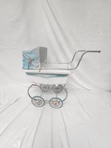 lot 9 image: South Beach Baby Doll Buggy