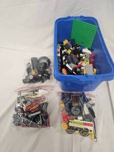 lot 152 image: Legos