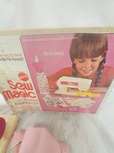 lot 155 image: Vintage Mattel Barbie Sewing Machine Kit with accessories