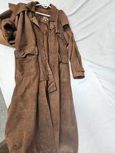 lot 133 image: Leather Duster