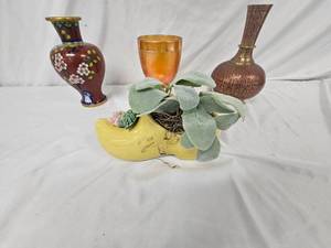 lot 186 image: McCoy Planter and asst glassware