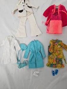 lot 201 image: 4 Barbie Vintage Outfits