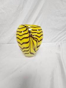 lot 219 image: Pulled Feather Vase