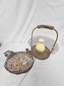 lot 220 image: Chicken and Egg Basket