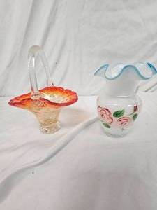 lot 222 image: Fenton Vase