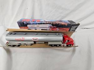 lot 226 image: Texaco Toy Tanker Truck