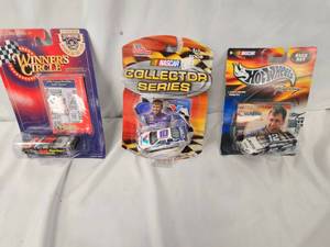lot 231 image: Hot Wheels Set